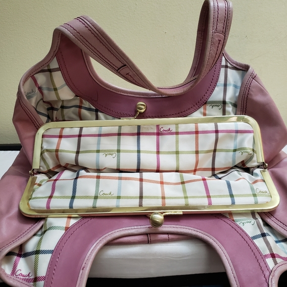 Coach pink leather ergonomic shoulder bag - Picture 3 of 8